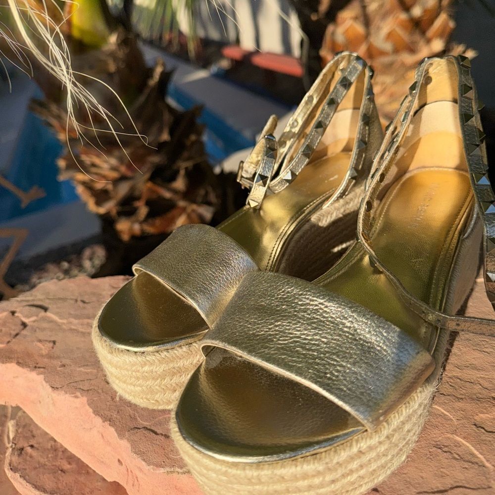 Marc Fisher Shoes Marc Fisher Jazlyn Studded Ankle Strap Espadrille Sandal sz 7